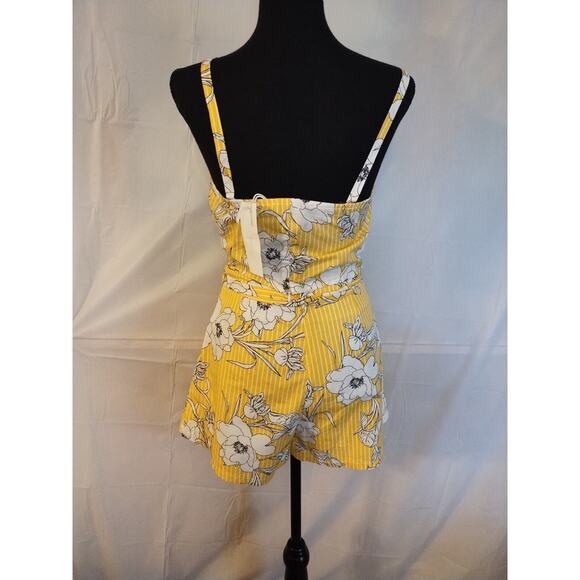 NWT 2-Piece Sleeveless Romper Set by LUSH Yellow White Black Florals Size Small - Picture 5 of 10
